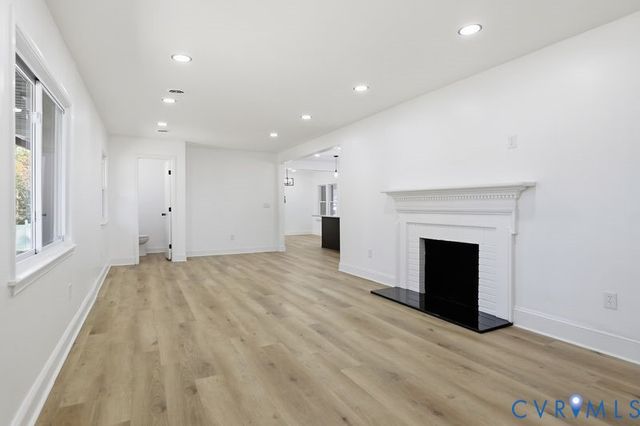 2913 Rolyart Rd, Petersburg, VA 23805