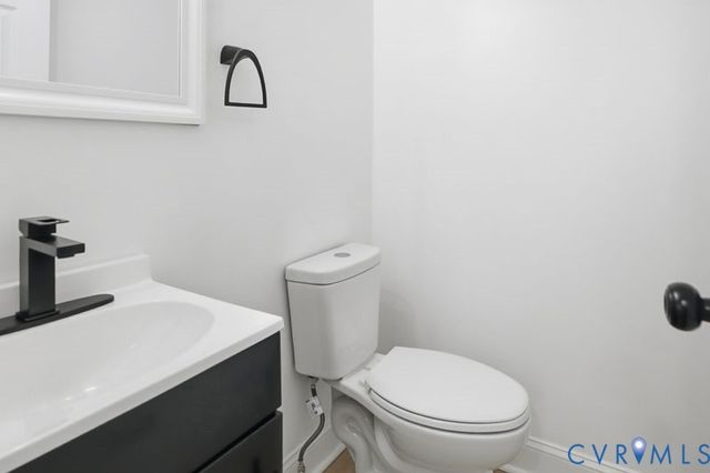 2913 Rolyart Rd, Petersburg, VA 23805