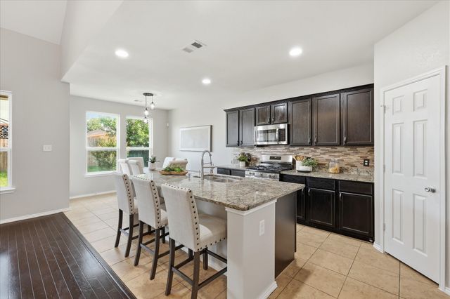 517 High Desert Drive, Fort Worth, TX 76131