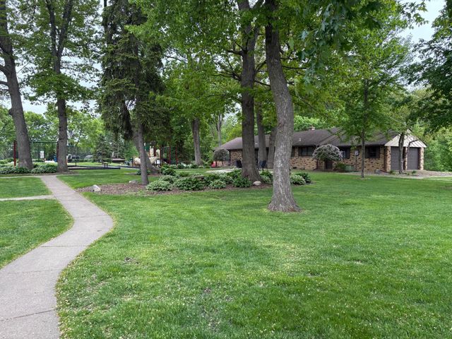 3441 Pilgrim Lane N, Plymouth, MN 55441