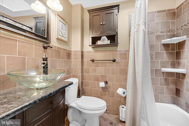 1707 KENDRICK LN, Norristown, PA 19401