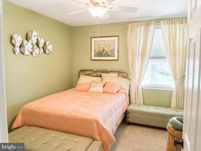 1707 KENDRICK LN, Norristown, PA 19401