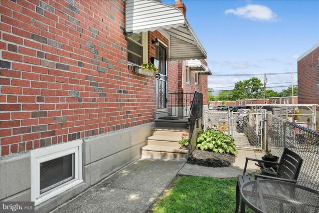 1707 KENDRICK LN, Norristown, PA 19401