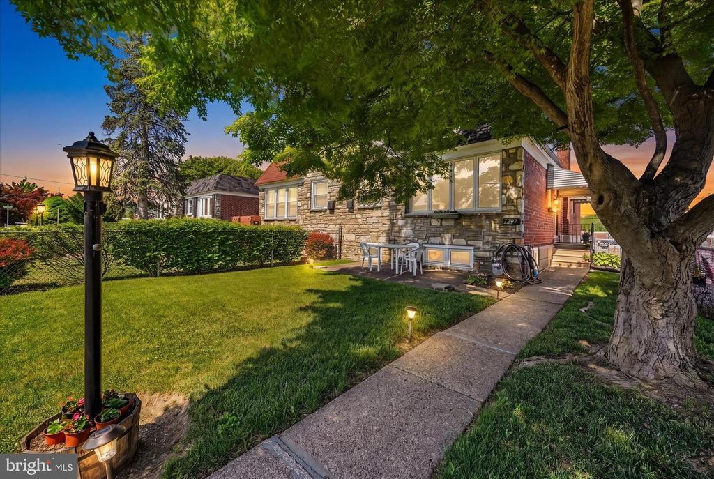 1707 KENDRICK LN, Norristown, PA 19401