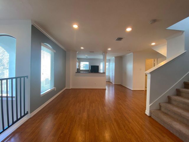 3710 Sherwood Lane 109, Houston, TX 77092