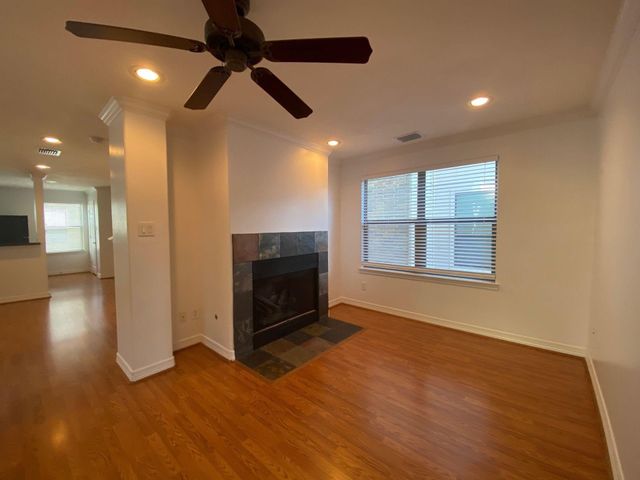 3710 Sherwood Lane 109, Houston, TX 77092