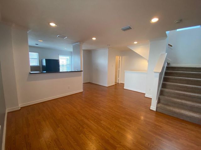 3710 Sherwood Lane 109, Houston, TX 77092