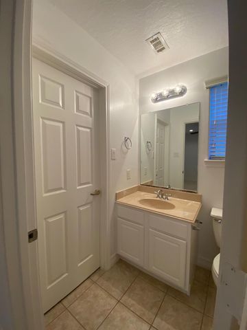 3710 Sherwood Lane 109, Houston, TX 77092