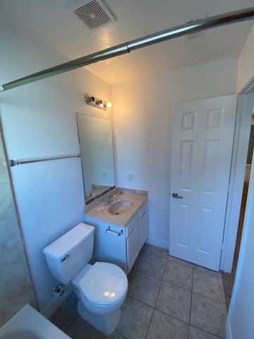 3710 Sherwood Lane 109, Houston, TX 77092