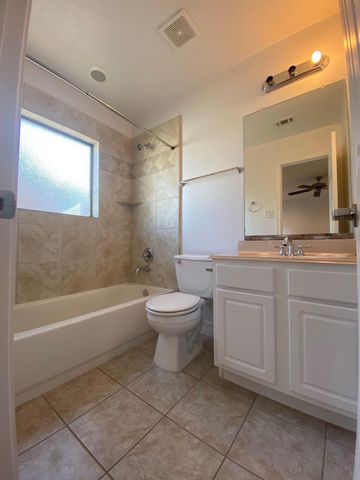 3710 Sherwood Lane 109, Houston, TX 77092