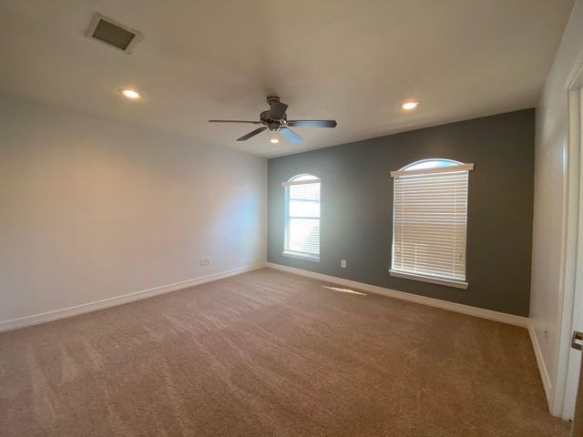 3710 Sherwood Lane 109, Houston, TX 77092