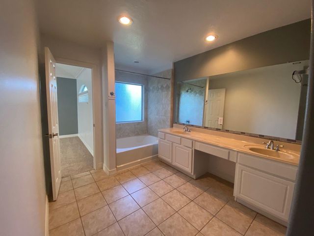 3710 Sherwood Lane 109, Houston, TX 77092