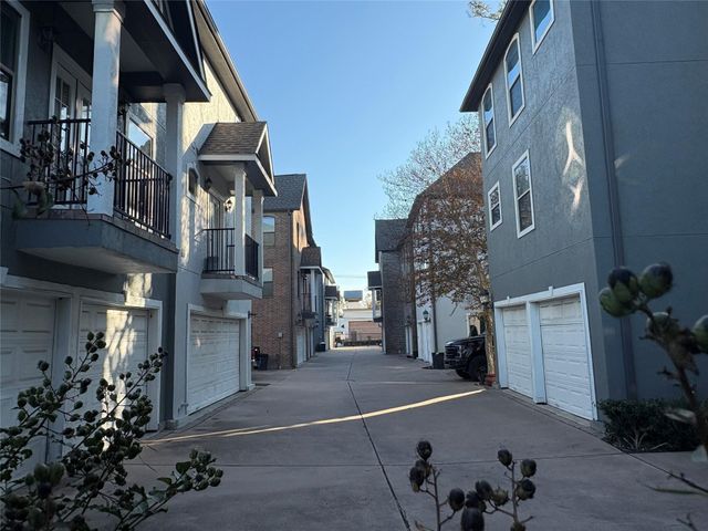 3710 Sherwood Lane 109, Houston, TX 77092