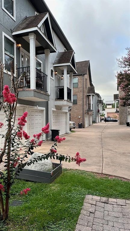 3710 Sherwood Lane 109, Houston, TX 77092