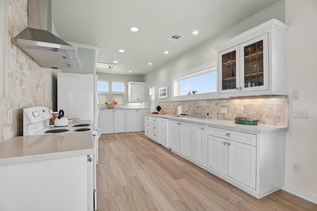 17515 Bristow Drive, Galveston, TX 77554