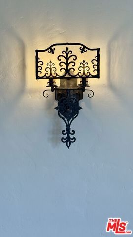 1302 N Sweetzer Avenue 201, West Hollywood, CA 90069