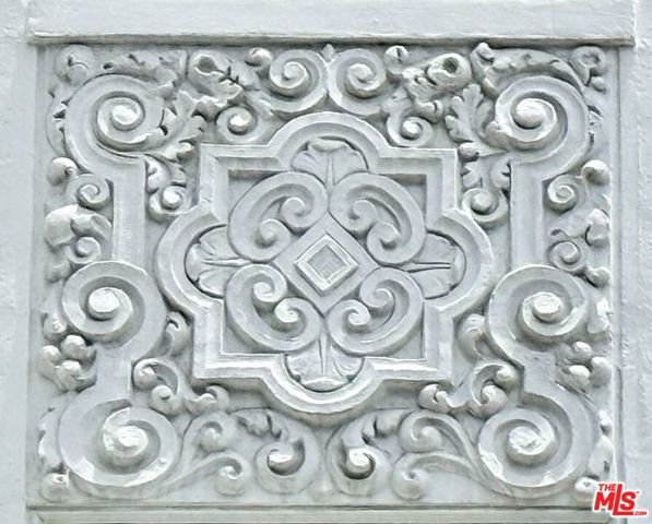 1302 N Sweetzer Avenue 201, West Hollywood, CA 90069