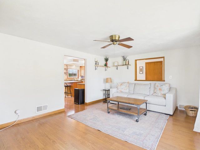 119 E TAFT AVENUE, Appleton, WI 54915