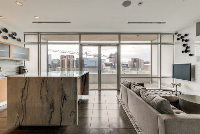 2430 Victory Park Lane 2206, Dallas, TX 75219