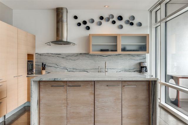 2430 Victory Park Lane 2206, Dallas, TX 75219