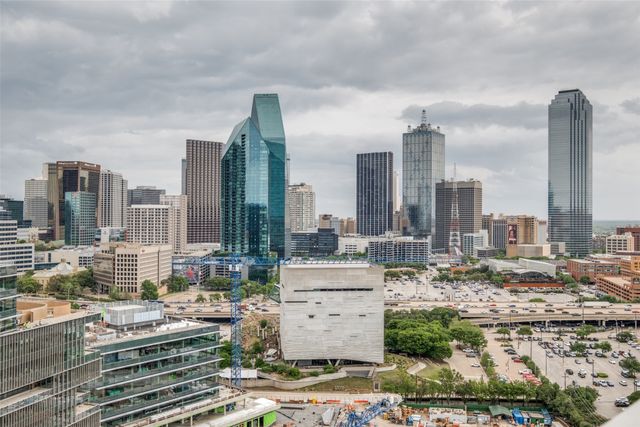 2430 Victory Park Lane 2206, Dallas, TX 75219