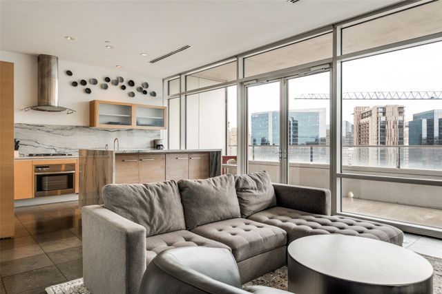 2430 Victory Park Lane 2206, Dallas, TX 75219