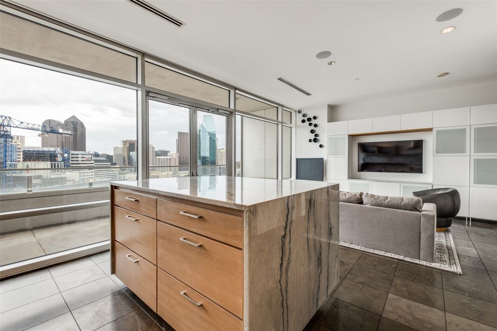 2430 Victory Park Lane 2206, Dallas, TX 75219