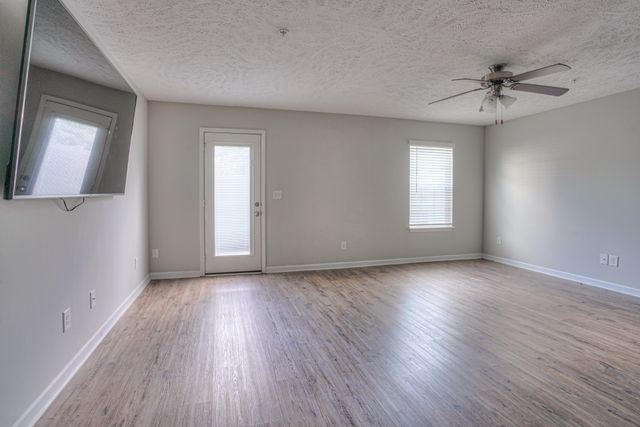 107 Latimer Dr, Smyrna, TN 37167
