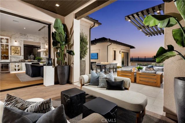 548 PENINSULA, Irvine, CA 92602