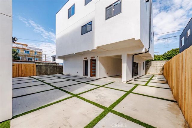 5207 W 20th, Los Angeles, CA 90016