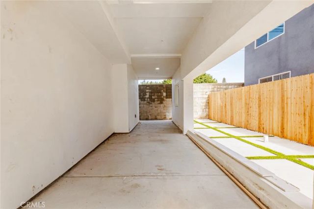 5207 W 20th, Los Angeles, CA 90016