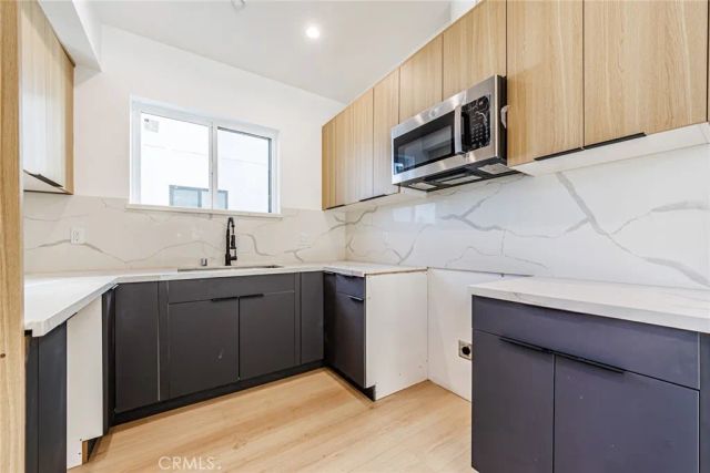 5207 W 20th, Los Angeles, CA 90016