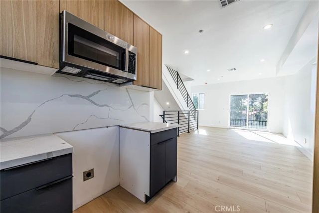 5207 W 20th, Los Angeles, CA 90016