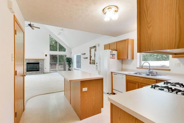 809 Spruce STREET, Twin Lakes, WI 53181
