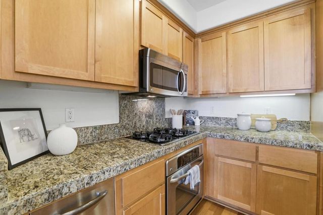 1477 W San Carlos Street, San Jose, CA 95126