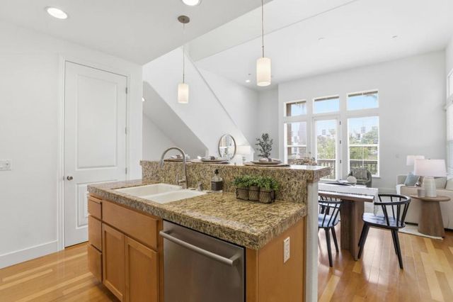 1477 W San Carlos Street, San Jose, CA 95126