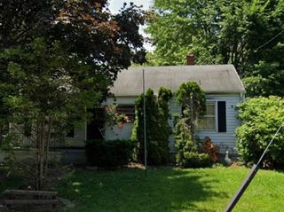 4911 Birchcrest Drive, Flint, MI 48504