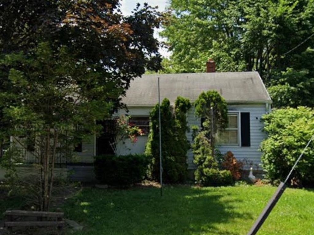 4911 Birchcrest Drive, Flint, MI 48504