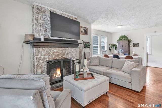 12 Violet Street, Hamden, CT 06517