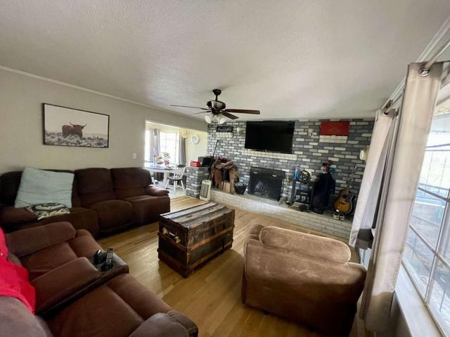 3654 E Donner Avenue, Fresno, CA 93726