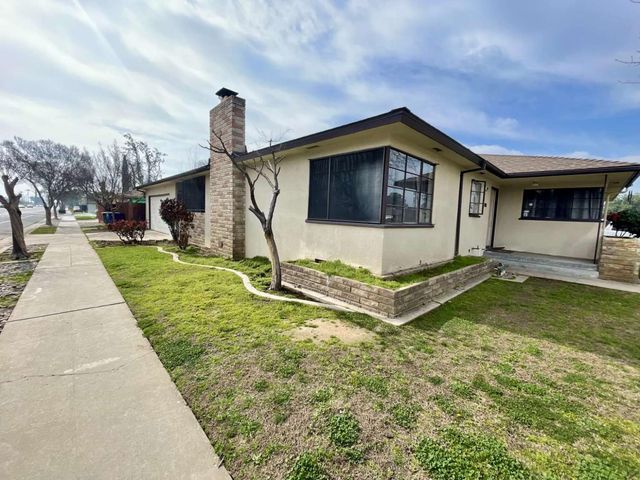 3654 E Donner Avenue, Fresno, CA 93726