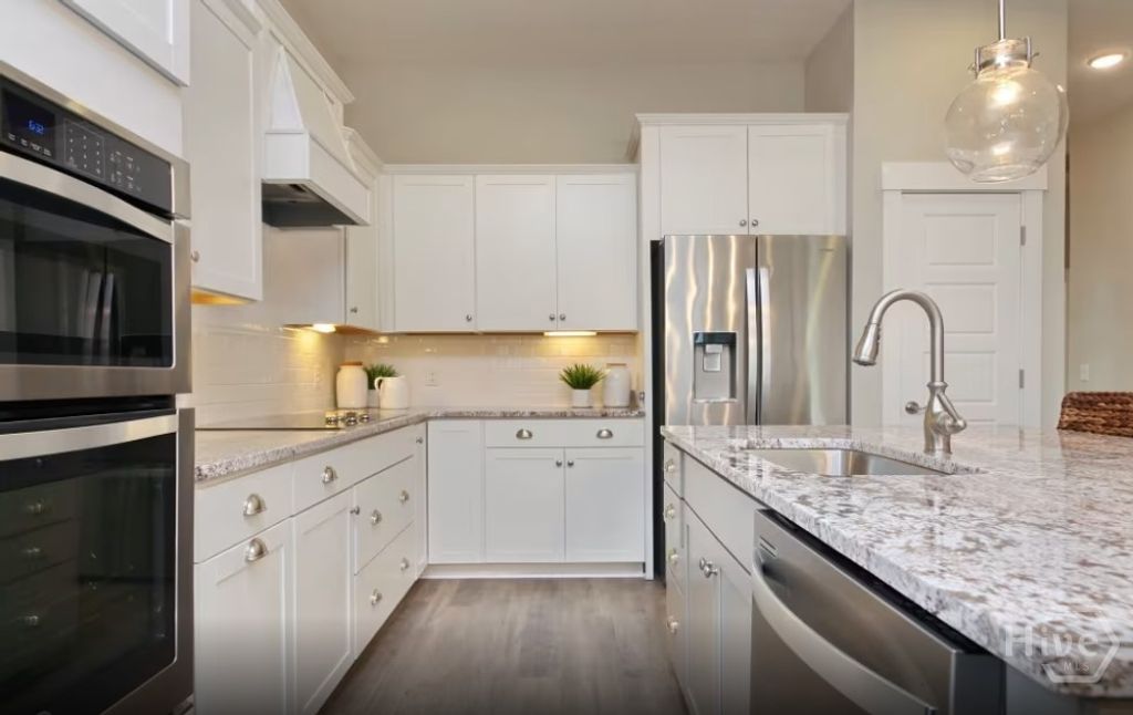 Image 2 of property listing at 46 Oren Street, Richmond Hill, GA 31324