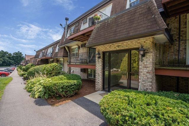 10 Williamsburg Ct 3, Shrewsbury, MA 01545
