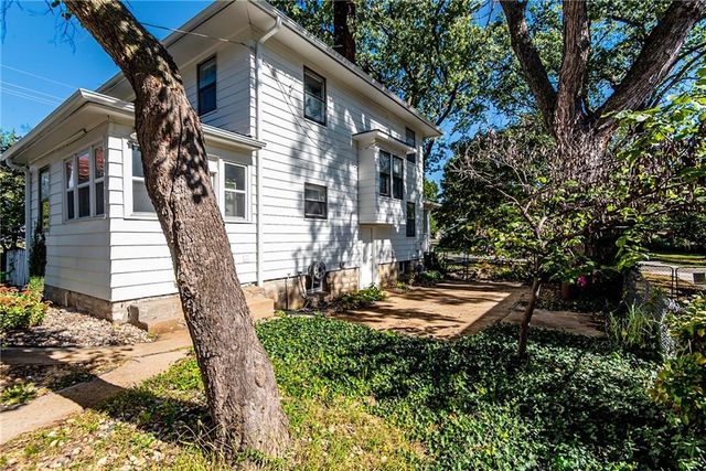 5504 Monrovia Street, Shawnee, KS 66216