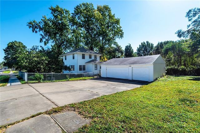 5504 Monrovia Street, Shawnee, KS 66216