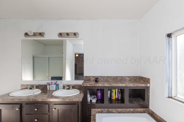 11566 County Rd E, Pampa, TX 79065