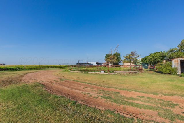 11566 County Rd E, Pampa, TX 79065