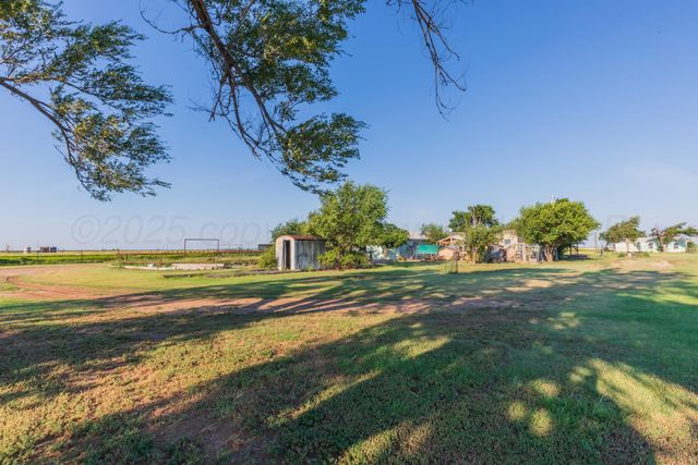 11566 County Rd E, Pampa, TX 79065