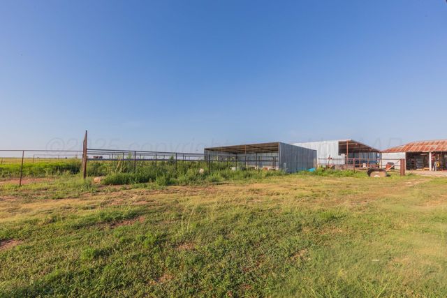 11566 County Rd E, Pampa, TX 79065