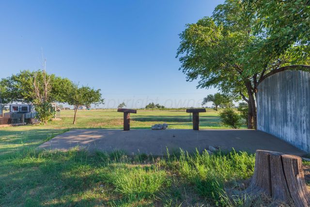 11566 County Rd E, Pampa, TX 79065
